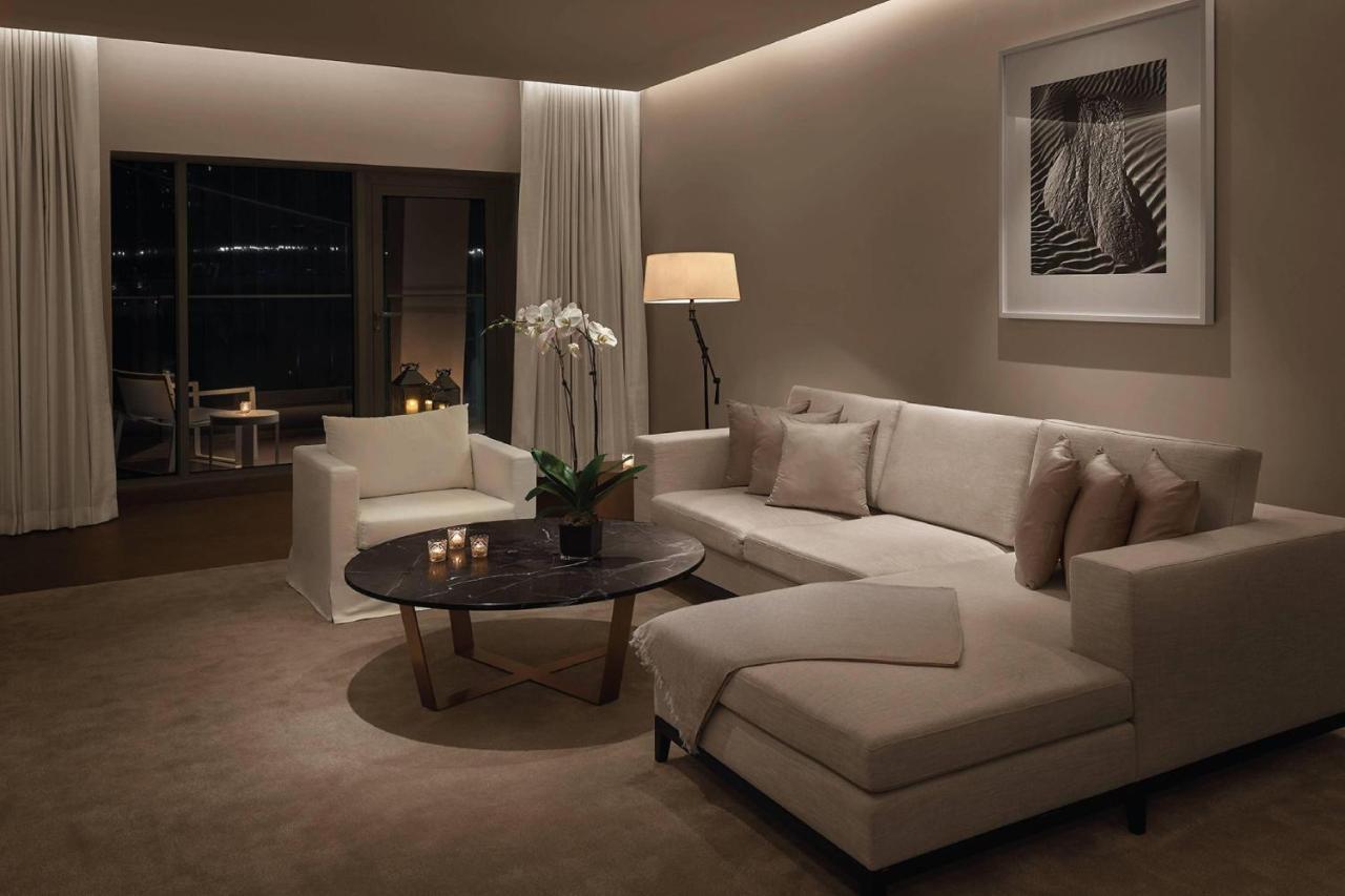 The Abu Dhabi Edition Zewnętrze zdjęcie A living room