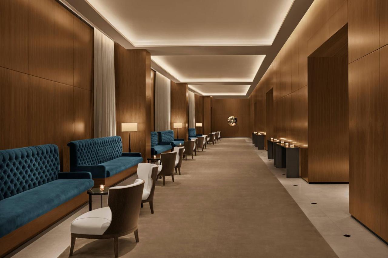 The Abu Dhabi Edition Zewnętrze zdjęcie The interior of the lounge