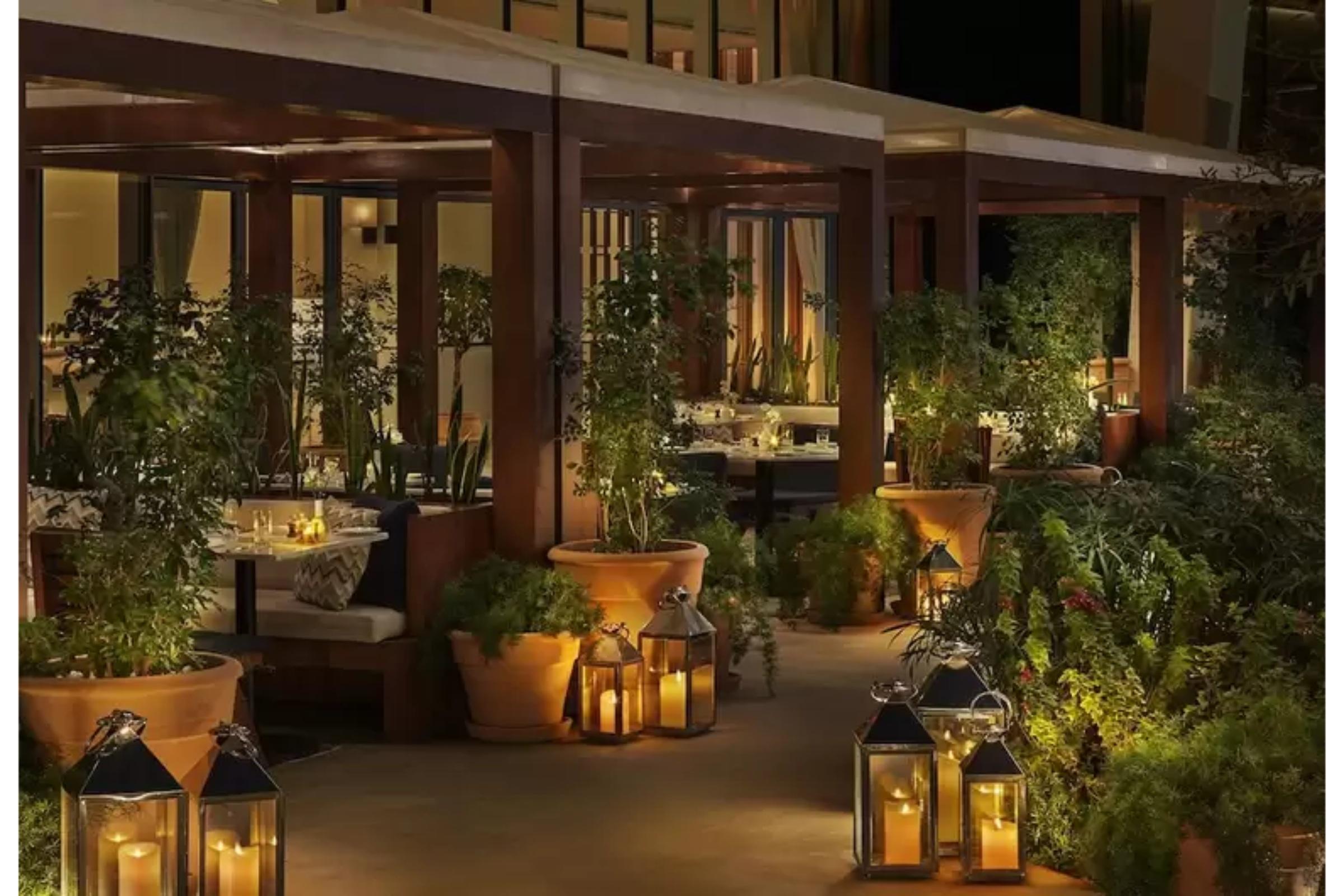The Abu Dhabi Edition Zewnętrze zdjęcie The Terrace at the Four Seasons Hotel
