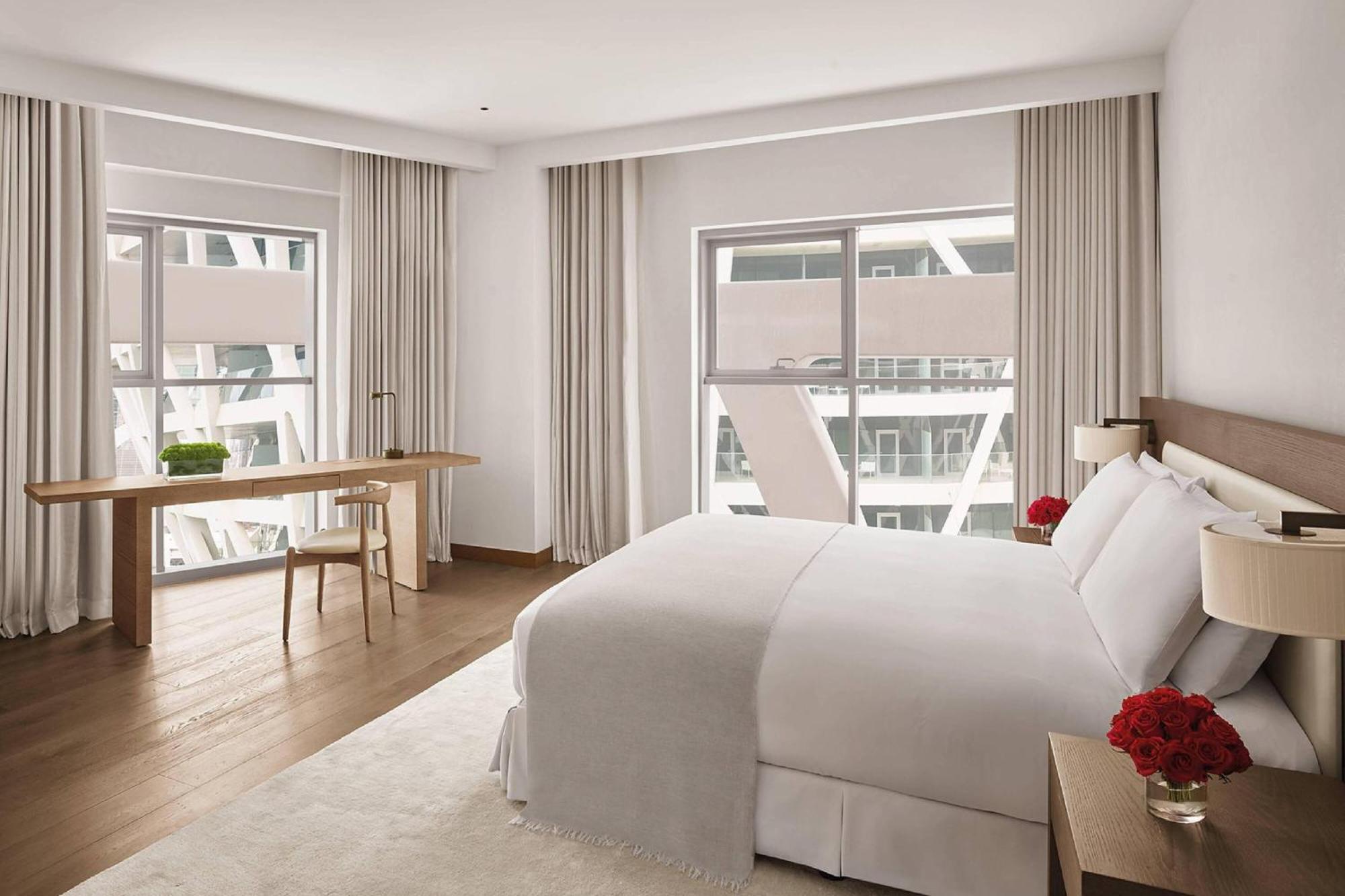 The Abu Dhabi Edition Zewnętrze zdjęcie A bedroom at The London West Hollywood