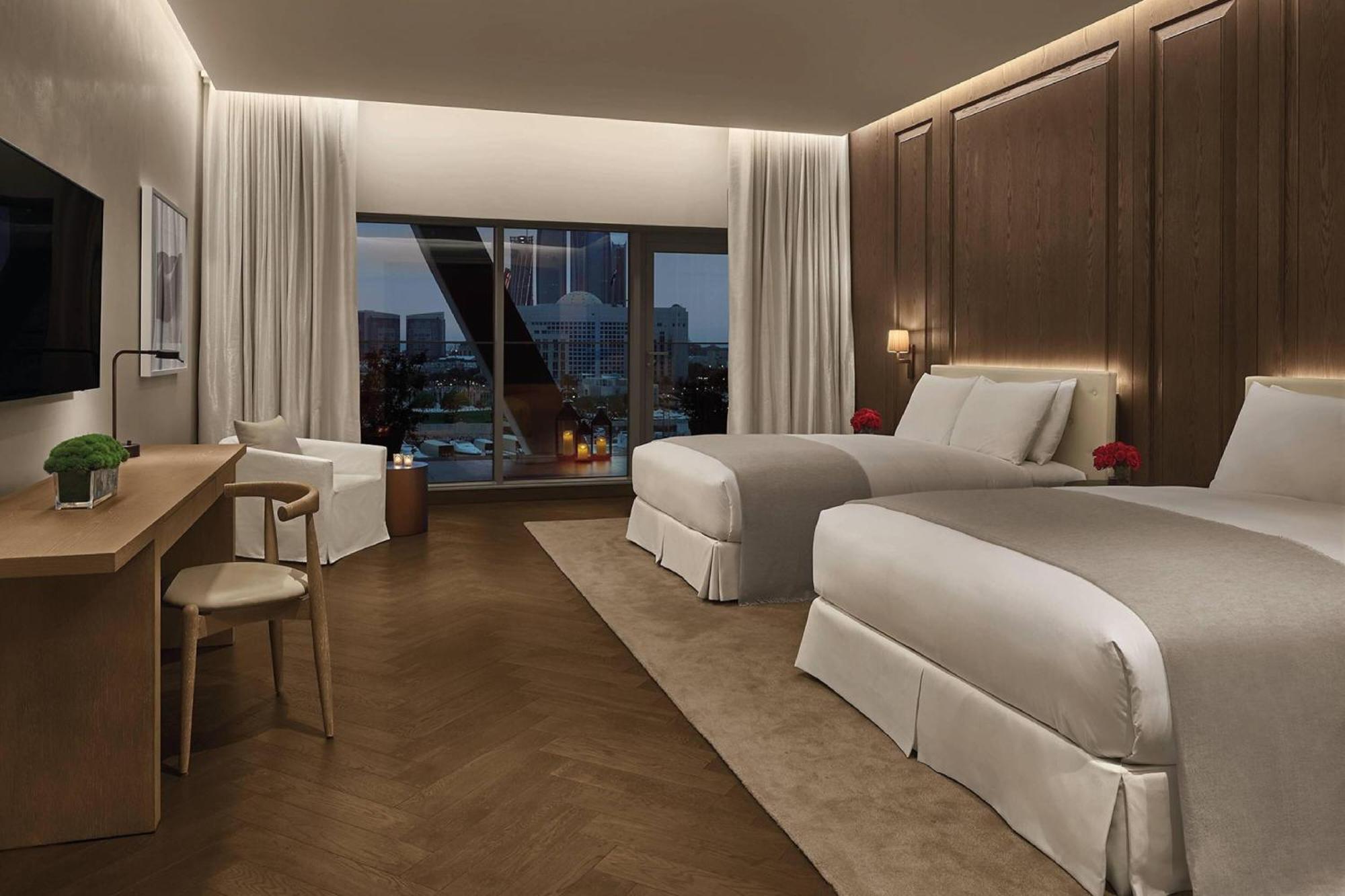 The Abu Dhabi Edition Zewnętrze zdjęcie A guest room at the hotel