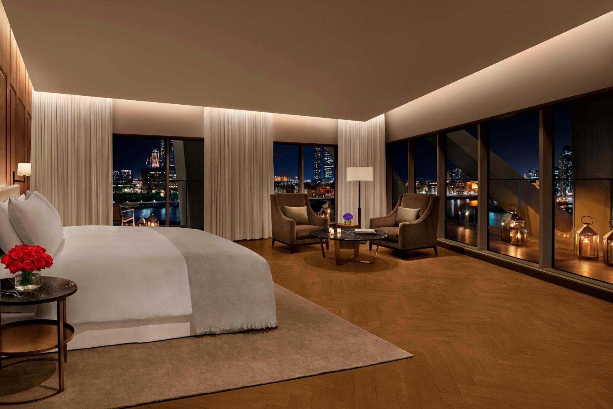 The Abu Dhabi Edition Zewnętrze zdjęcie A bedroom at The Ritz-Carlton, New York, Central Park